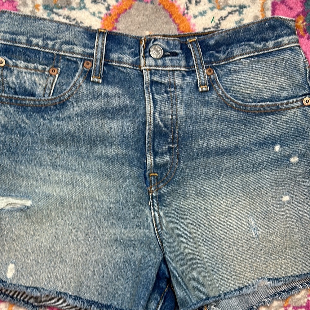 Levis High Rise Wedgie Fit Jean Shorts NWT Size 28 - Picture 7 of 16